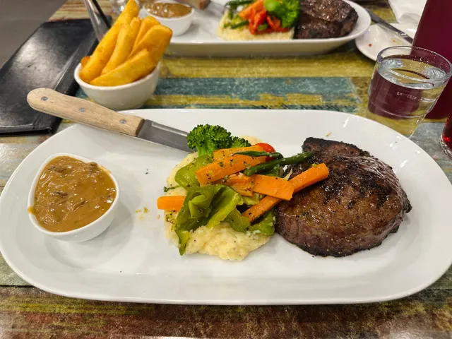 Carmel's Cafe Bar and Grill