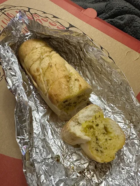 Claude's Pizza