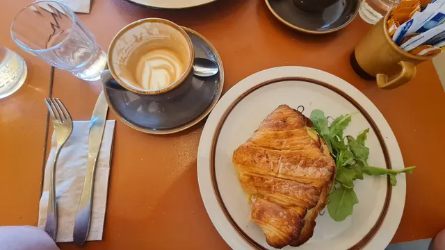 Daisy Coffee Shop