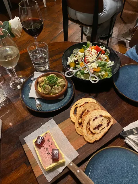 Delicatessen Kitchen & Bar