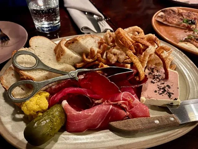 Delicatessen Kitchen & Bar