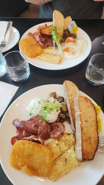 Dolci Cafe
