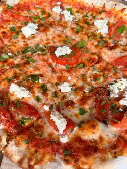 EST Pizzeria