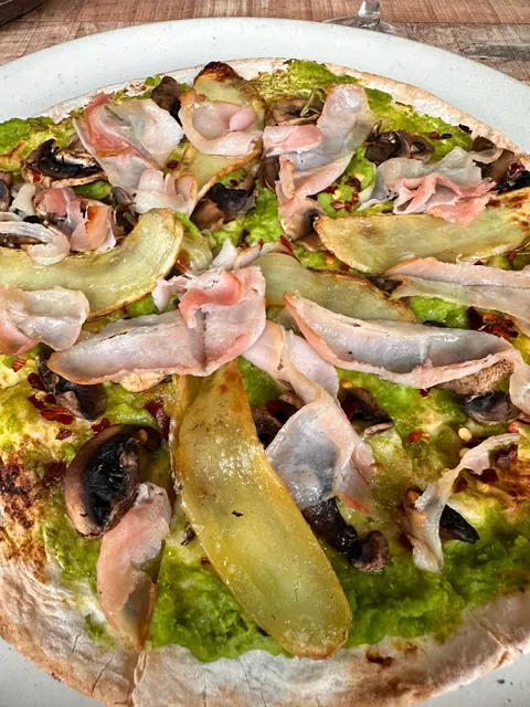 EST Pizzeria