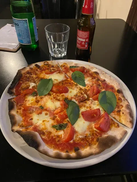 EST Pizzeria