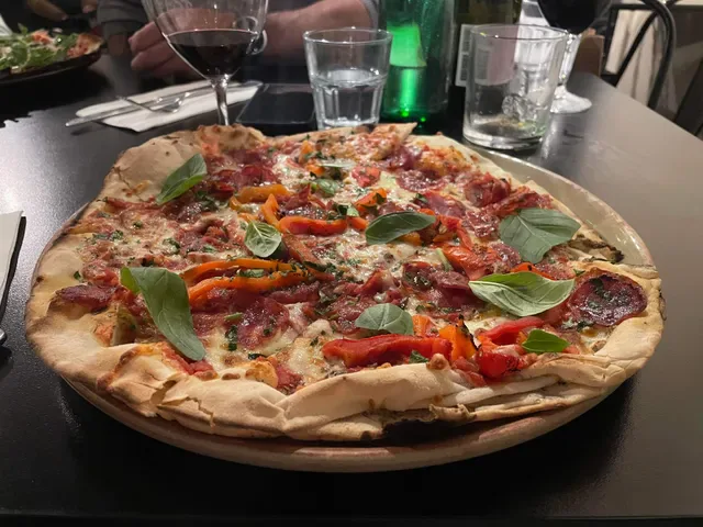 EST Pizzeria