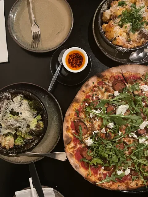 EST Pizzeria