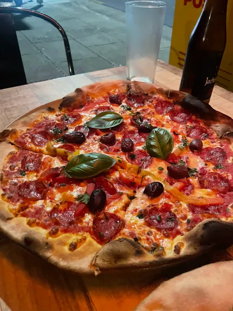 EST Pizzeria