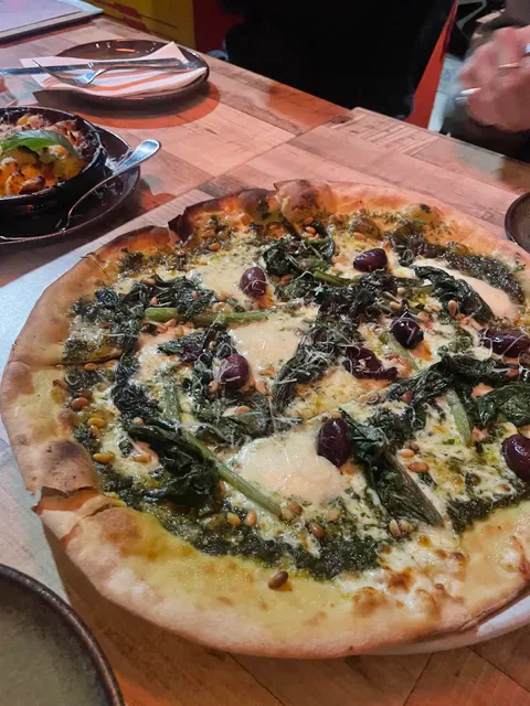 EST Pizzeria