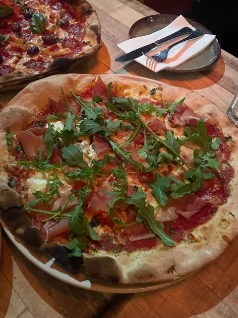 EST Pizzeria
