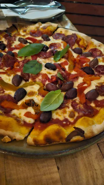 EST Pizzeria