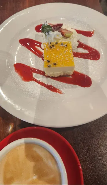 Grand North | Tavern, Bistro & Sports Bar