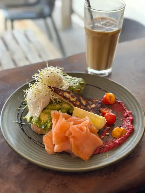 MALOBO Bakery & Terrace Bar