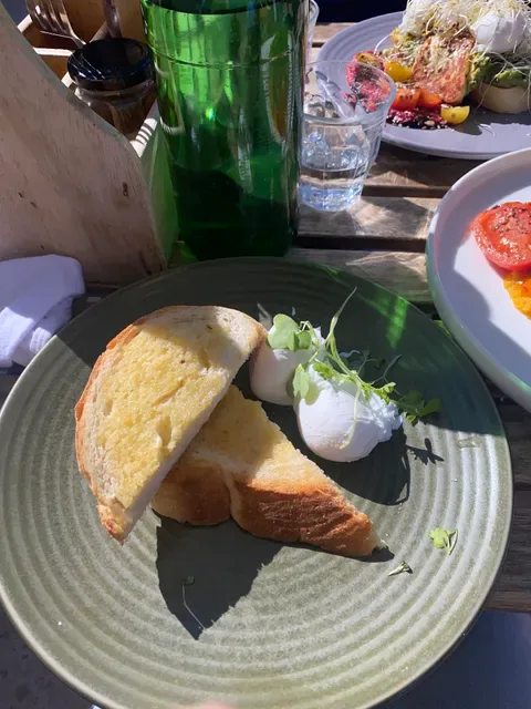 MALOBO Bakery & Terrace Bar