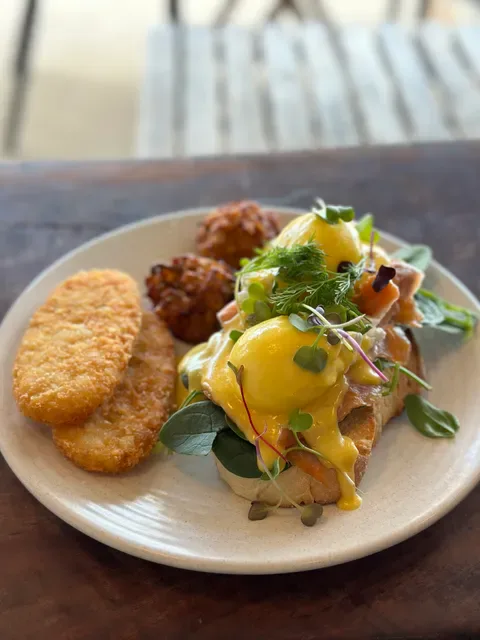 MALOBO Bakery & Terrace Bar
