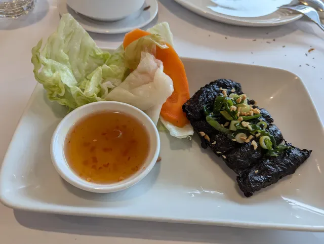 Hoa Tam