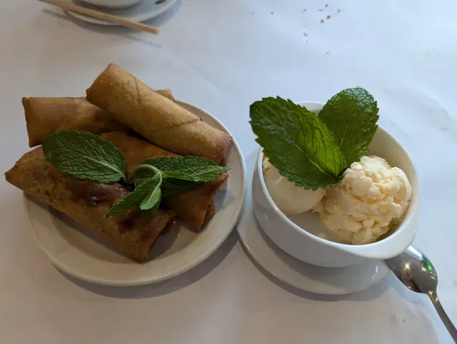 Hoa Tam