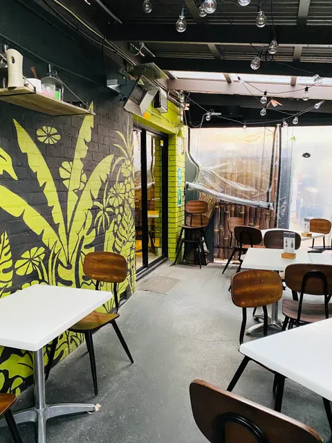 Inthais Cafe and noodle bar
