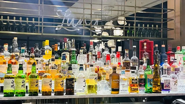 KOOMO Restaurant & Bar