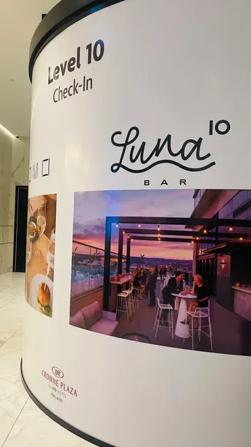 KOOMO Restaurant & Bar