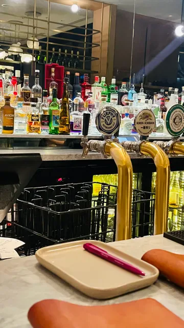 KOOMO Restaurant & Bar