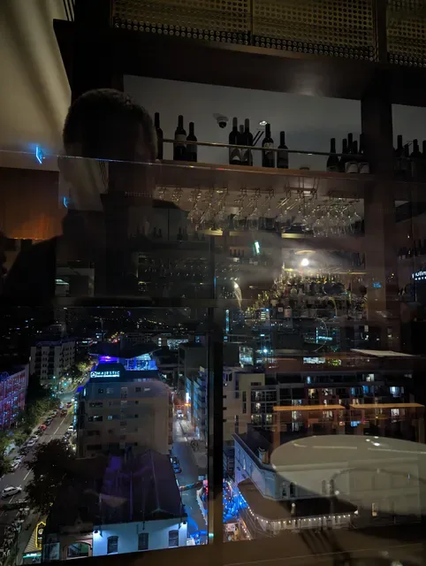 KOOMO Restaurant & Bar