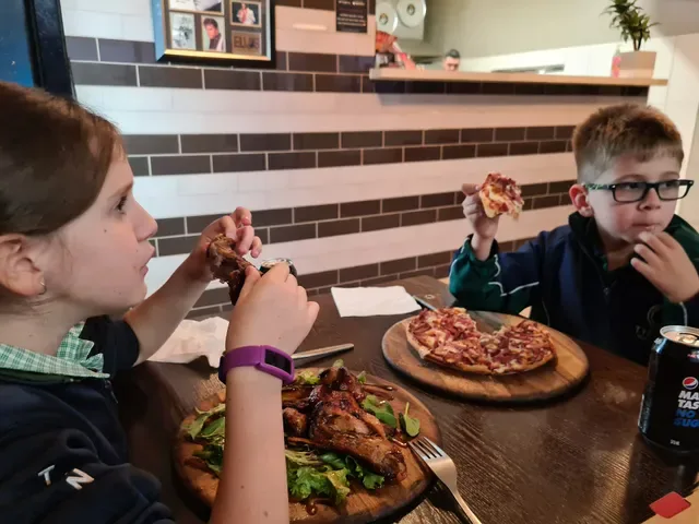 La Romana Pizza Bar Broadview