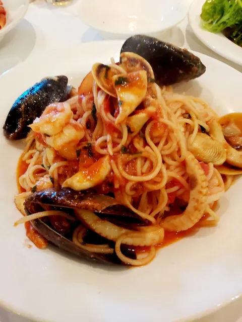 La Trattoria Restaurant & Pizza Bar