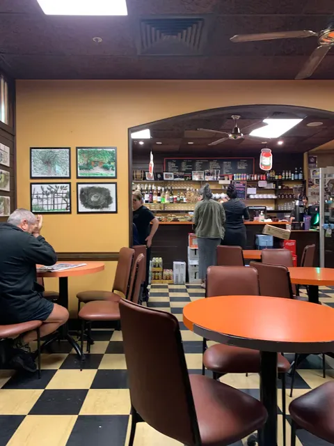 Lucias Pizza & Spaghetti Bar