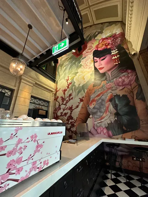 Madame Hanoi