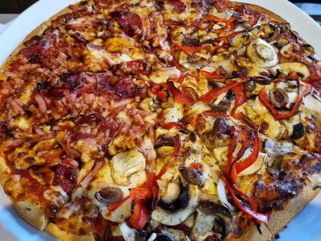 Mamma Carmela Cafe Pizzeria