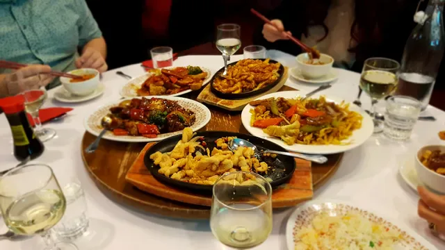 Ming's Court Chinese Restaurant