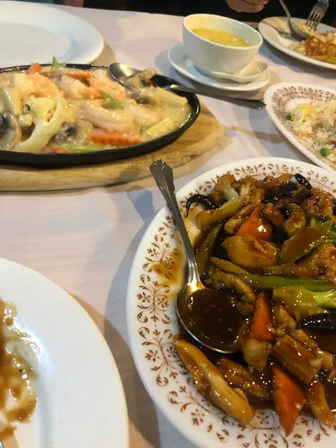 Ming's Court Chinese Restaurant