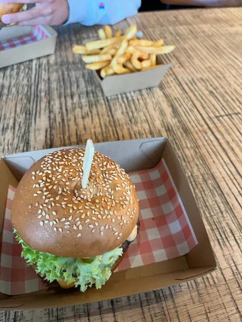 Mk's Cafe