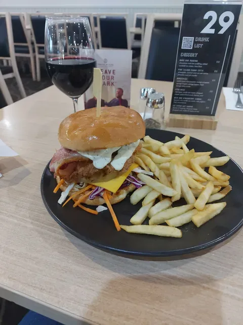 Mawson Lakes Hotel