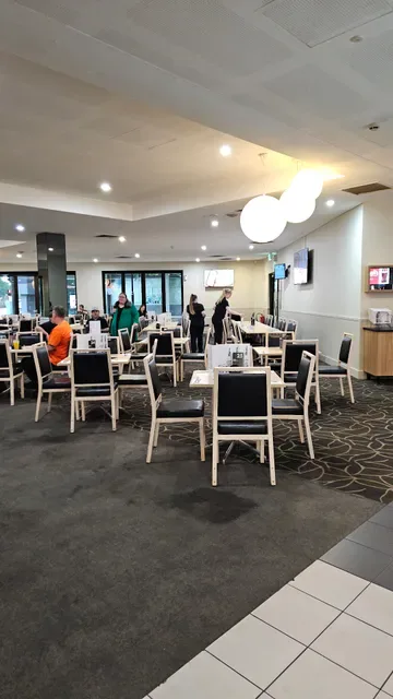 Mawson Lakes Hotel
