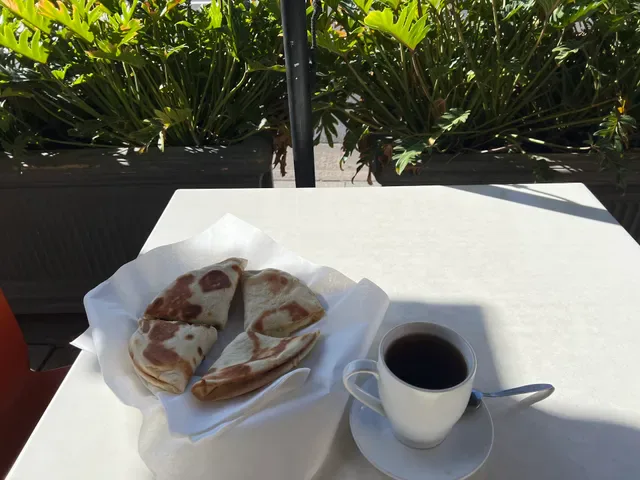 Munooshi Café