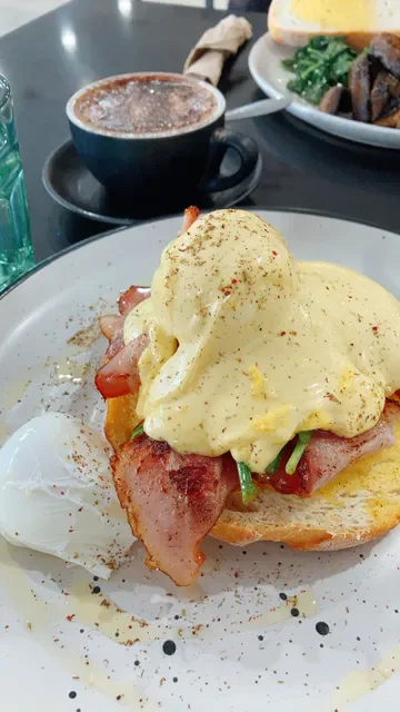 Nev's Café