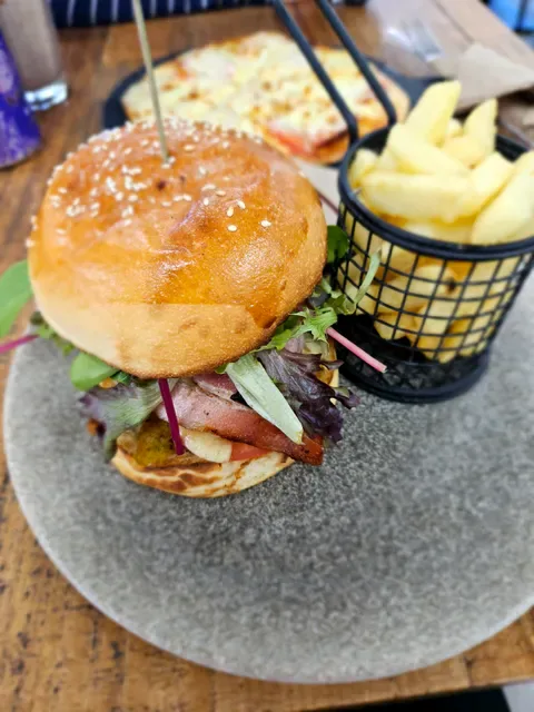 Nev's Café