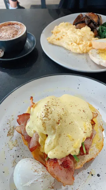 Nev's Café