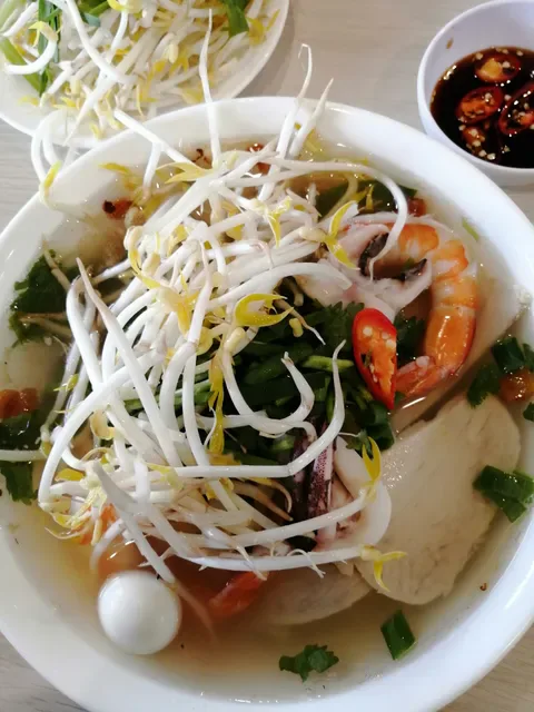 Nhu Lan On Hanson