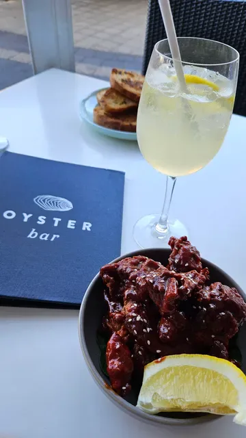 Oyster Bar Holdfast Shores