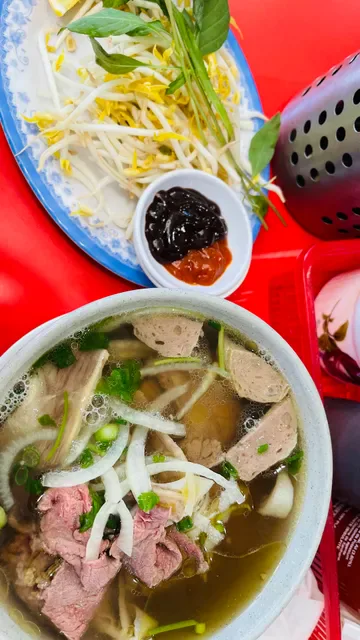 Pho Hong Tam