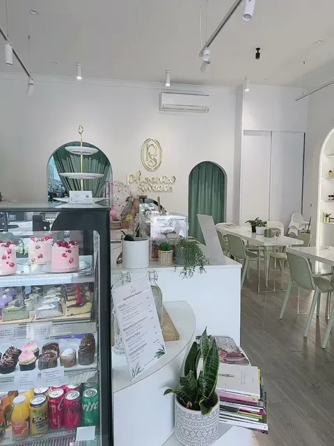 Phoenix Sweets Cakery