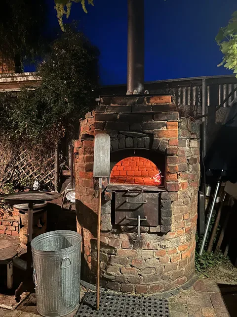 Russell's Pizza