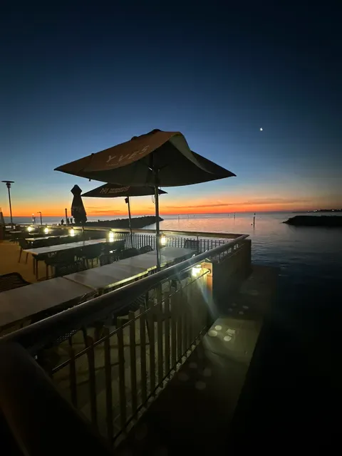 Sammys on the Marina