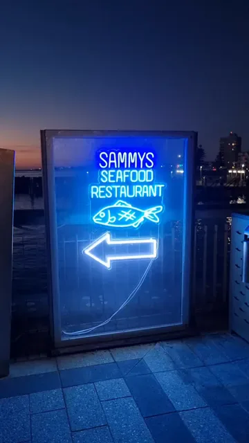 Sammys on the Marina