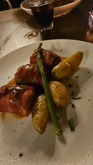 Sneaky's Restaurant