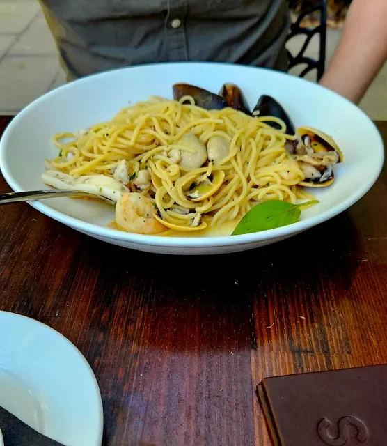 Sneaky's Restaurant