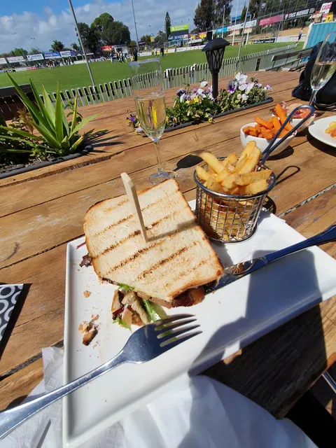 The Glenelg Club